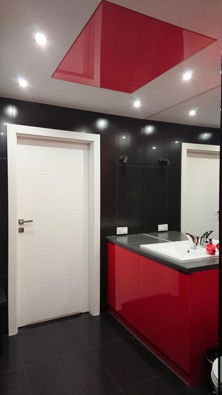 Apartament Exclusive Redblack Kielce Kültér fotó